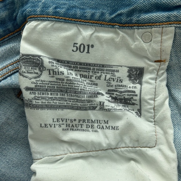 Levi’s 501 Jean Shorts - Picture 7 of 10